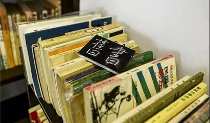 這家像牡蠣一樣神秘的書店,潛藏在杭州城南,花開自在